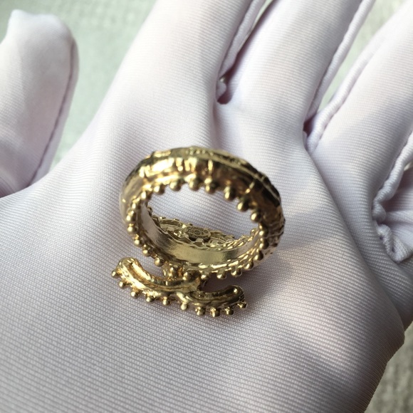 Chanel Ring Size 52 Brand New Full Set Champagne Gold Color With Crystals - Picture 7 of 16